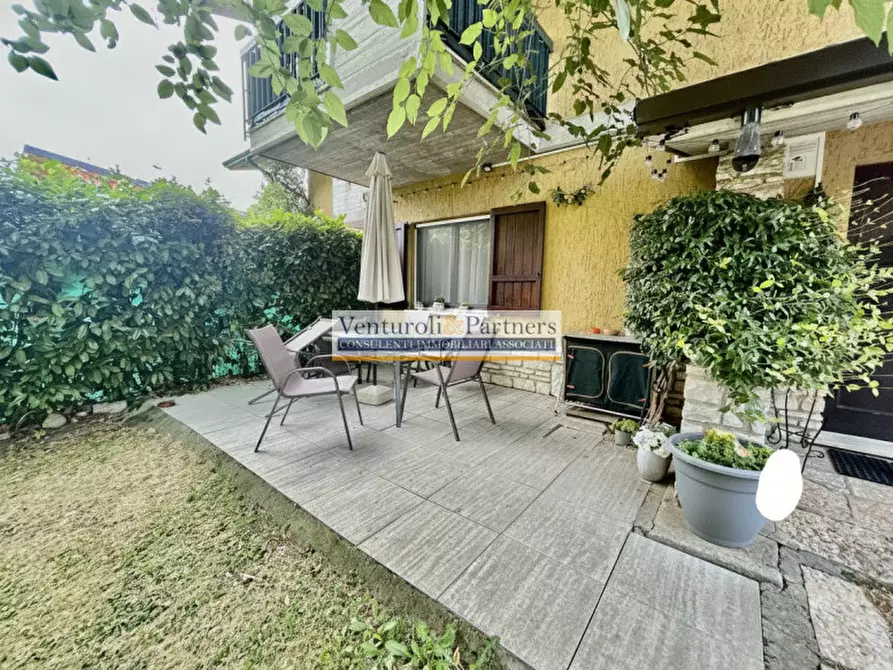 Immagine 3 di Appartamento in vendita  in Via Corti Romane a Sirmione