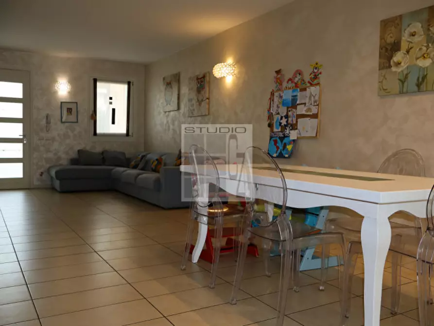 Immagine 3 di Casa bifamiliare in vendita  in Via Rana a Loreggia