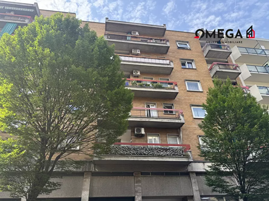 Immagine 1 di Appartamento in vendita  in Via Raffaello Sanzio 13 a Trieste