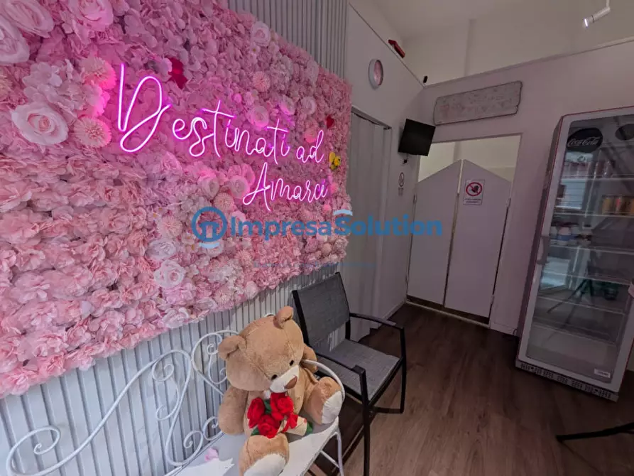 Immagine 2 di Attività commerciale in vendita  in Via Nazionale a Napoli