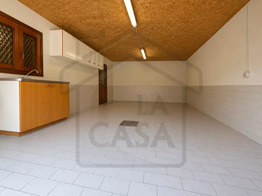 Immagine 9 di Magazzino in vendita  in Via Catajo ,56 a Battaglia Terme
