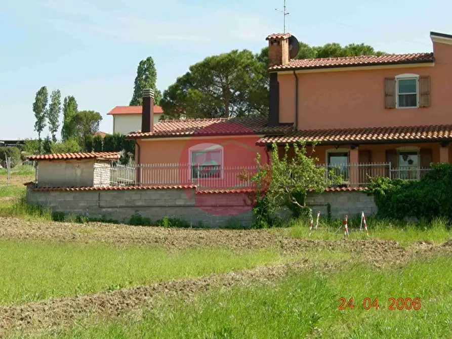 Immagine 4 di Villa in vendita  a Rimini