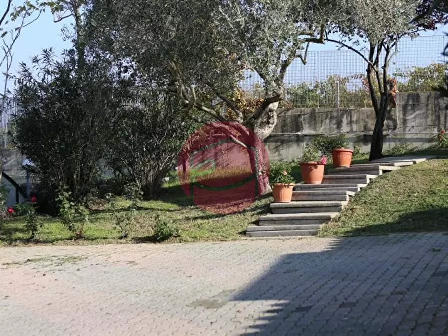 Immagine 11 di Villa in vendita  a Rimini