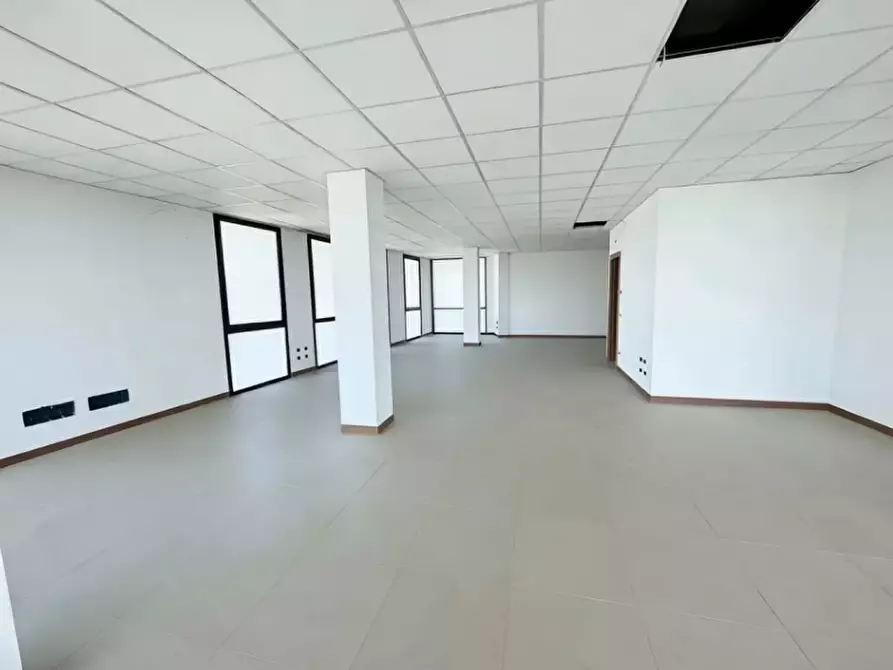Immagine 3 di Ufficio in affitto  in Via Venticinque Aprile a Caldiero