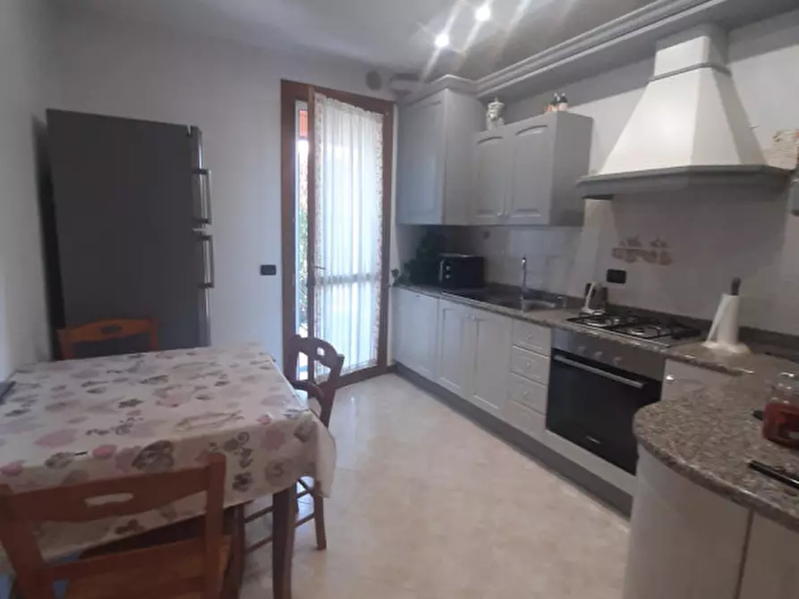 Immagine 3 di Casa bifamiliare in vendita  in Via Veneto a Campodoro