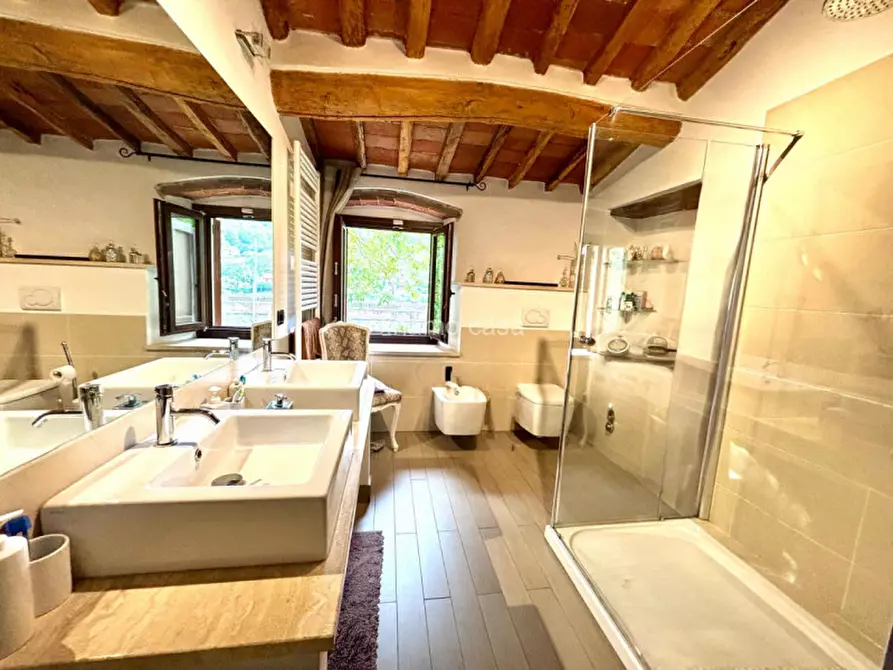 Immagine 9 di Rustico / casale in vendita  in Via Roccacerbaia a Vernio