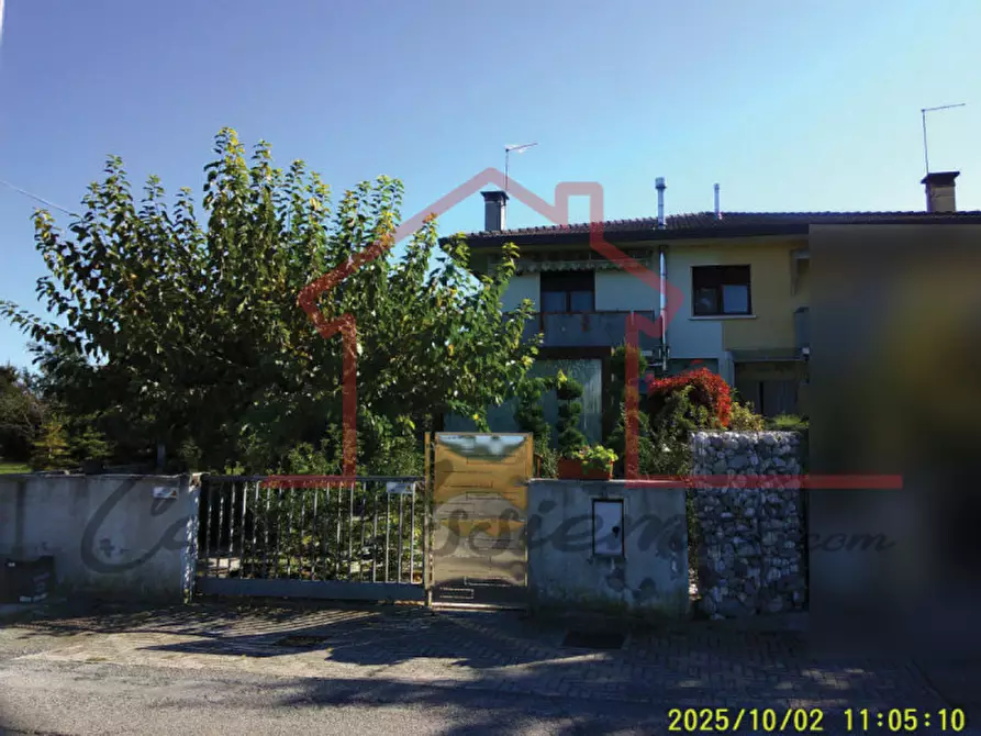 Immagine 1 di Casa bifamiliare in vendita  in Via Avenali a Riese Pio x