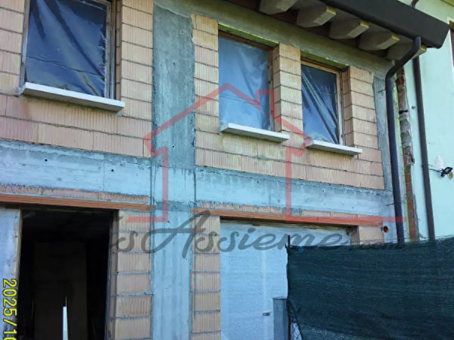 Immagine 4 di Casa bifamiliare in vendita  in Via Avenali a Riese Pio x