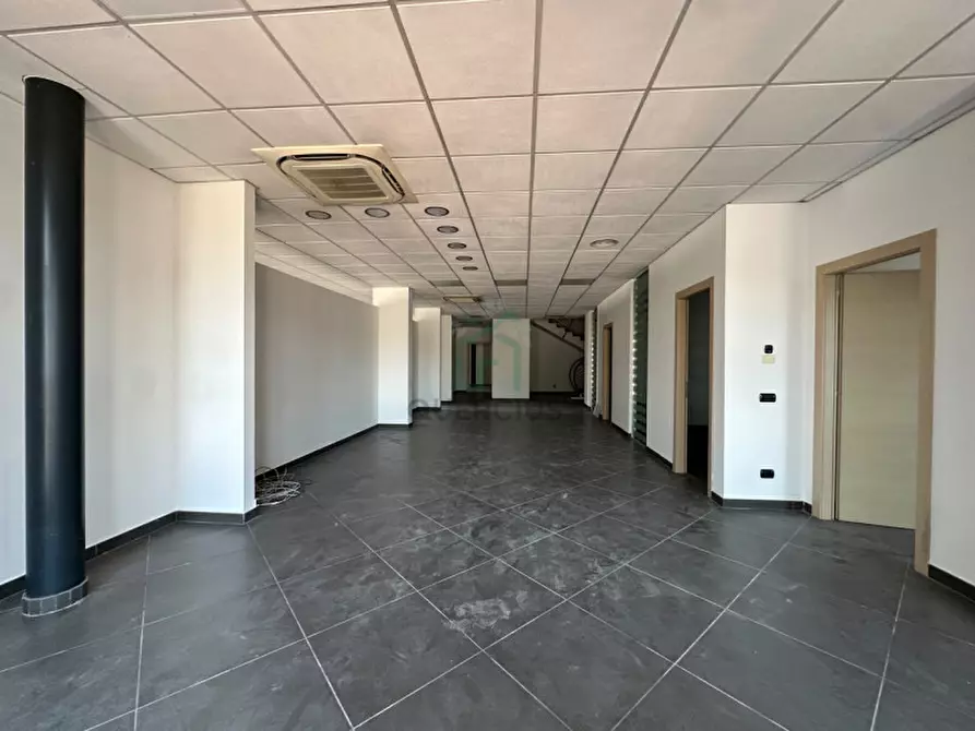 Immagine 3 di Capannone industriale in vendita  in Via Palazzina a Verona