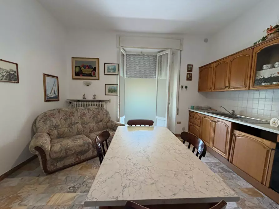 Immagine 2 di Appartamento in vendita  a Senigallia
