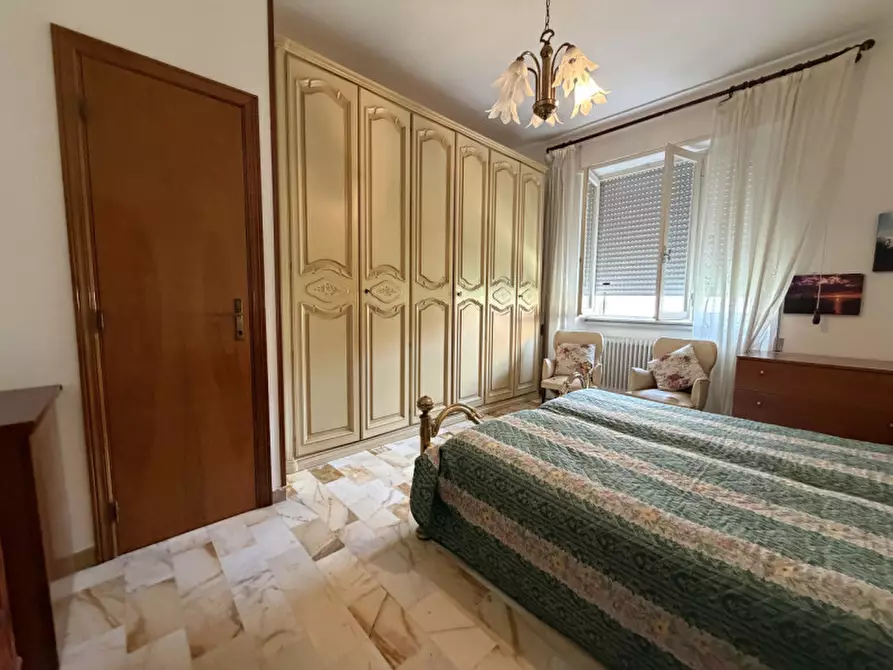 Immagine 10 di Appartamento in vendita  a Senigallia
