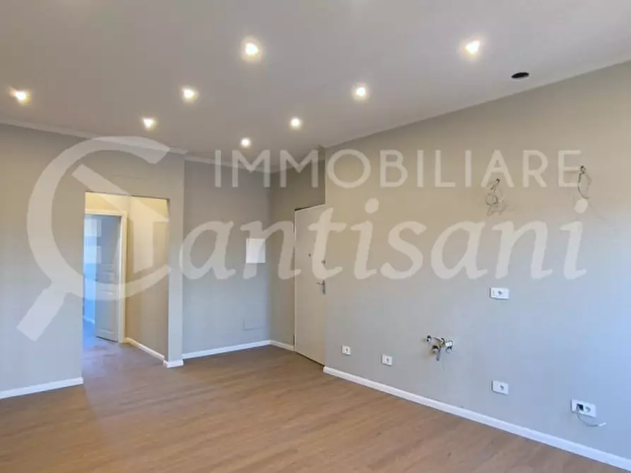 Immagine 2 di Appartamento in vendita  in piazza valdelsa a Firenze