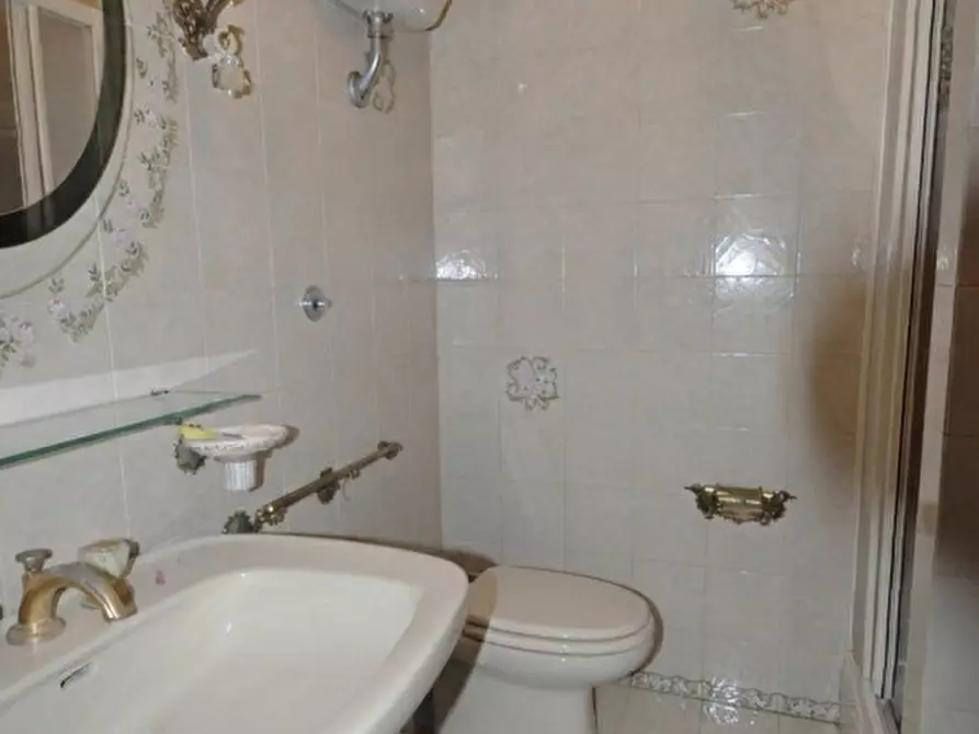 Immagine 18 di Appartamento in vendita  in Viale Europa a Terranuova Bracciolini