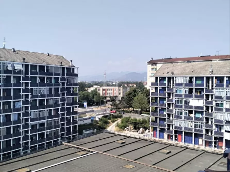 Immagine 10 di Appartamento in vendita  in Via Celeste Negarville 31 a Torino