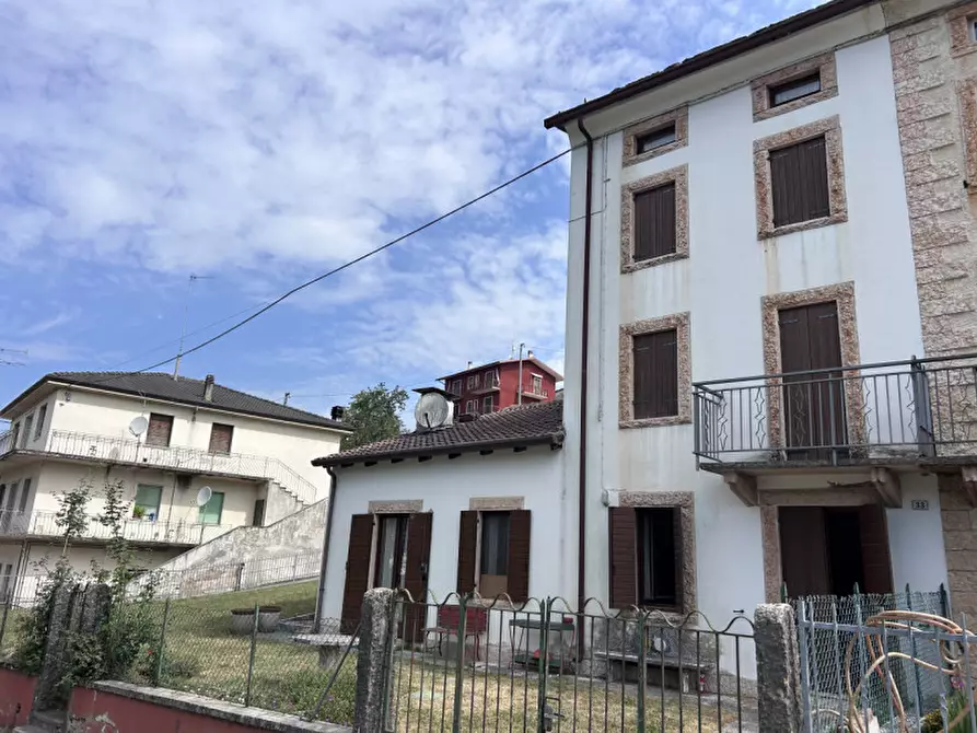 Immagine 17 di Rustico / casale in vendita  in Via Arzerè a Bosco Chiesanuova
