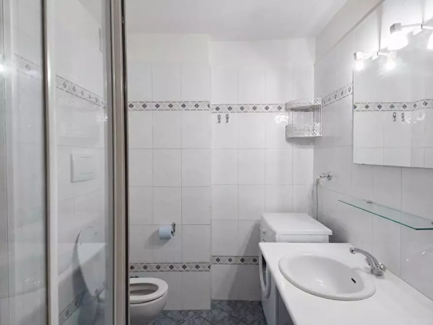 Immagine 9 di Appartamento in vendita  in via paradiso a Bologna