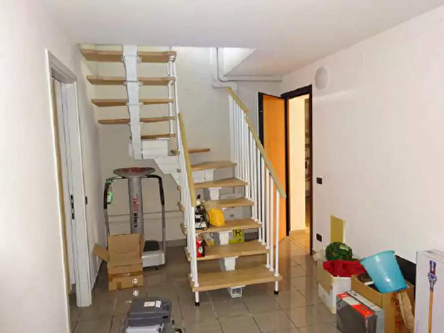 Immagine 9 di Negozio in vendita  in Viale Gabriele D'Annunzio, 3 a Roveredo In Piano