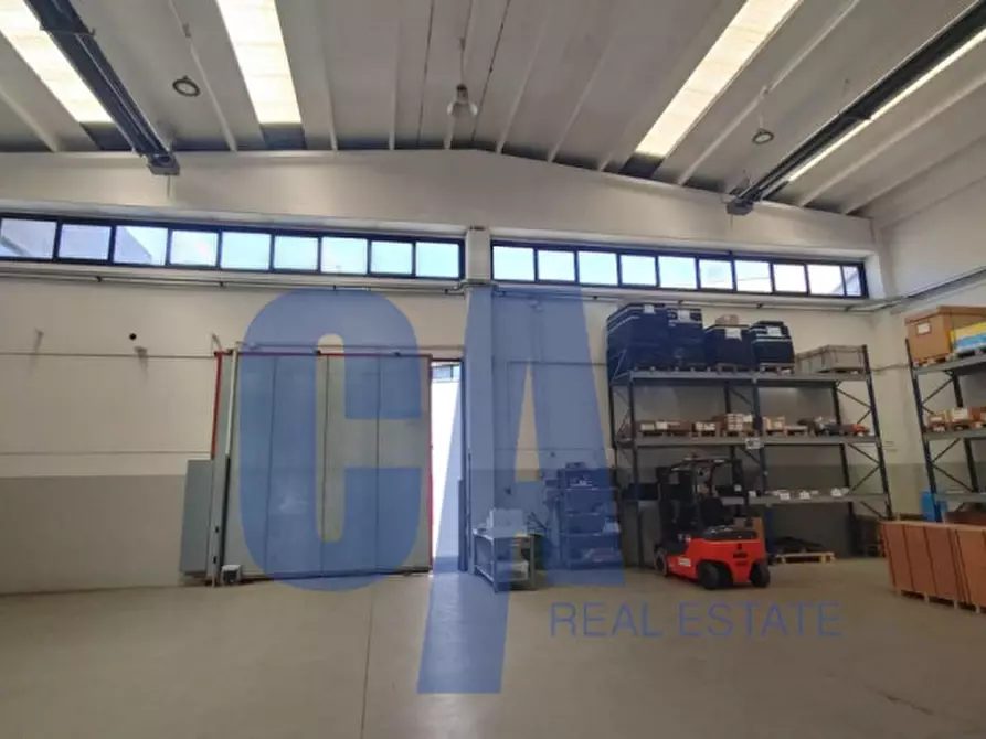 Immagine 14 di Magazzino in vendita  in VIA LIRONE a Peschiera Borromeo
