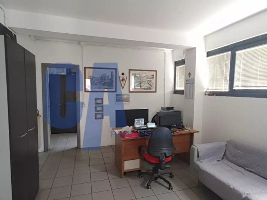 Immagine 15 di Magazzino in vendita  in VIA LIRONE a Peschiera Borromeo
