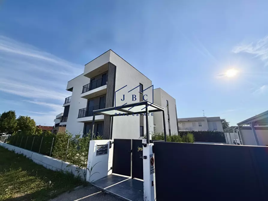 Immagine 2 di Appartamento in vendita  in VIA GUIDO PIOVENE 7 a Jesolo