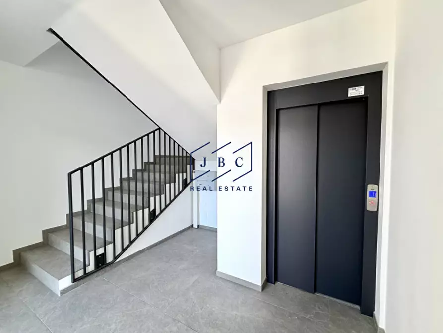 Immagine 5 di Appartamento in vendita  in VIA GUIDO PIOVENE 7 a Jesolo