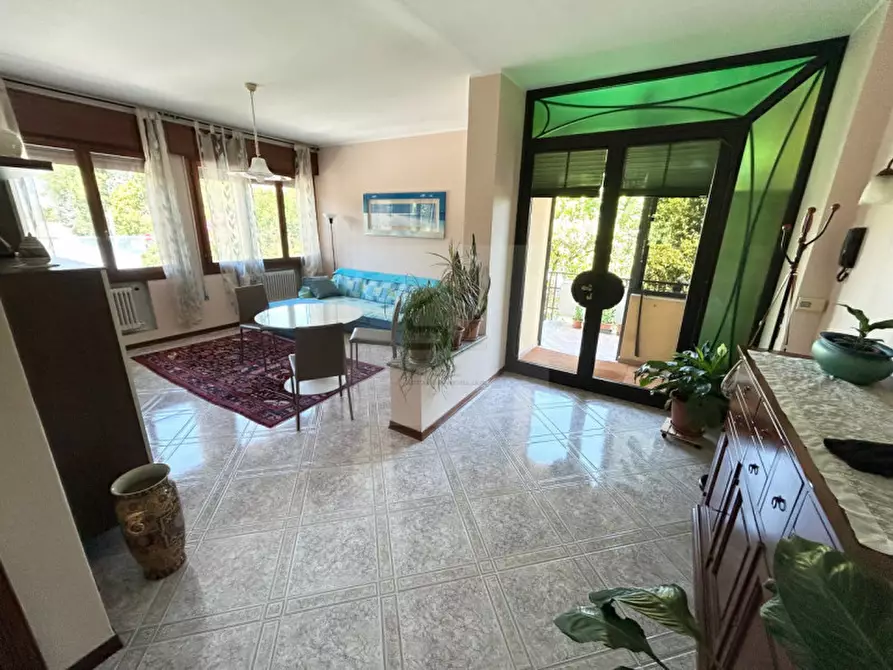 Immagine 1 di Casa indipendente in vendita  in Via Vo' di Placca a Due Carrare