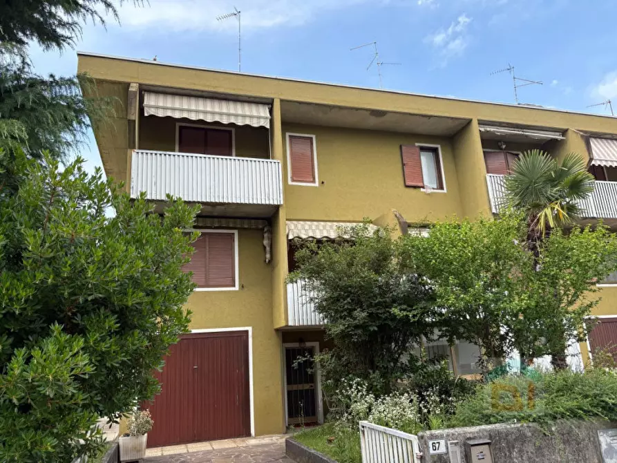 Immagine 1 di Villetta a schiera in vendita  in Via Sarcinelli civ. 67 a Cervignano Del Friuli