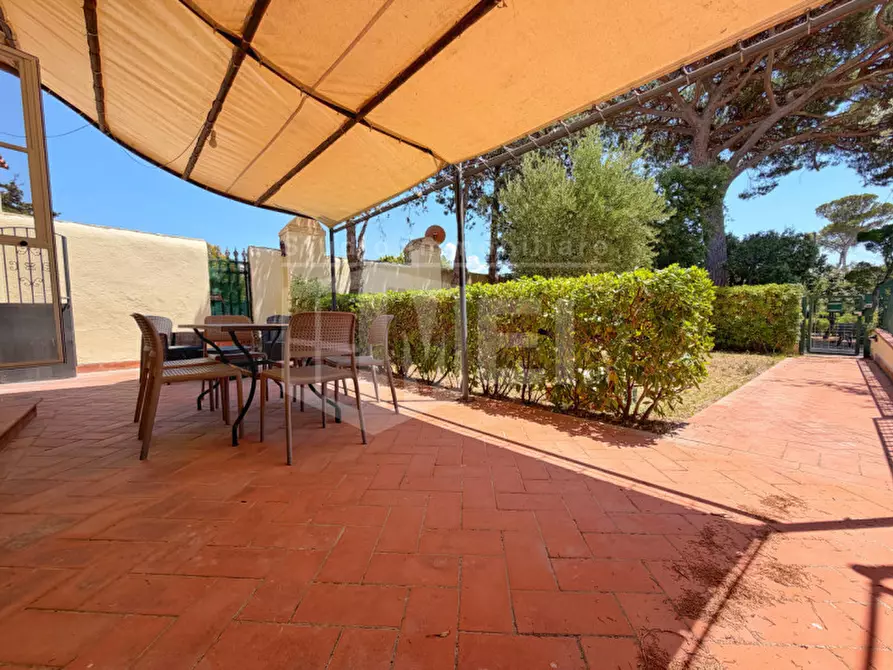 Immagine 2 di Appartamento in vendita  in Via del Littorale 294 a Livorno