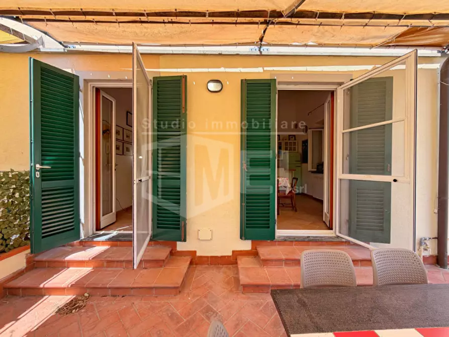 Immagine 6 di Appartamento in vendita  in Via del Littorale 294 a Livorno