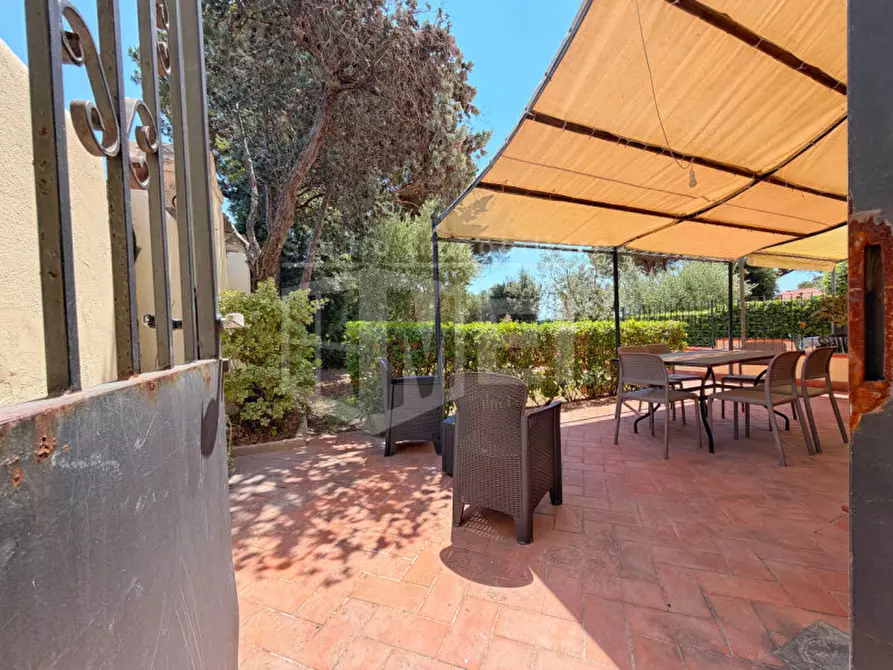 Immagine 8 di Appartamento in vendita  in Via del Littorale 294 a Livorno