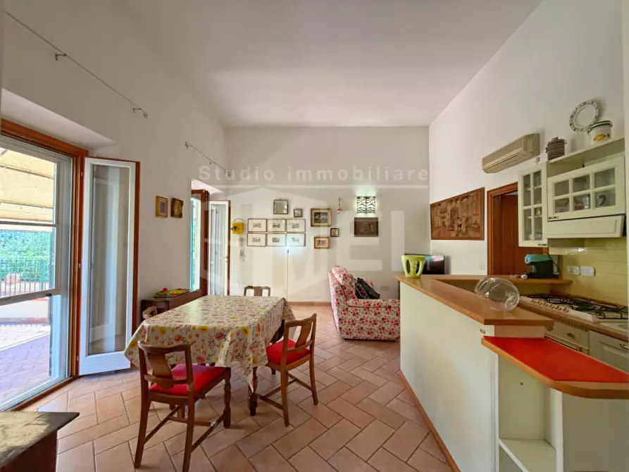 Immagine 16 di Appartamento in vendita  in Via del Littorale 294 a Livorno