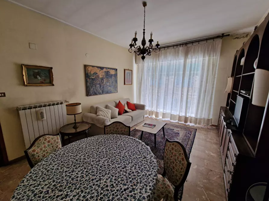 Immagine 2 di Appartamento in vendita  in Via della Libertà a Rapallo