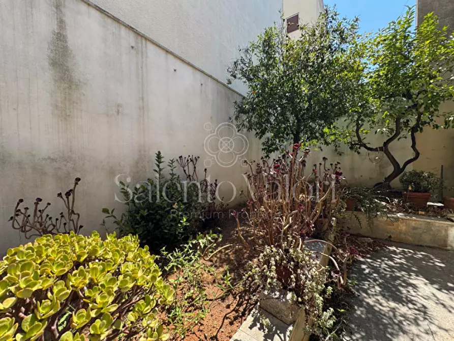 Immagine 37 di Casa indipendente in vendita  in Via dei Mille 177 a Parabita