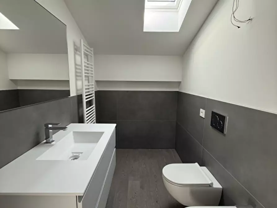 Immagine 9 di Attico in vendita  in Via Rodi a Senigallia