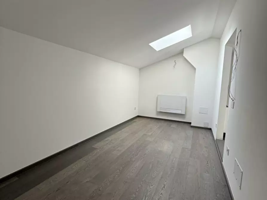 Immagine 11 di Attico in vendita  in Via Rodi a Senigallia