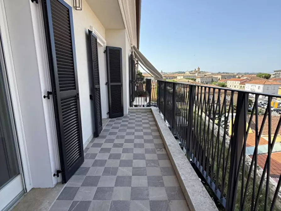 Immagine 17 di Attico in vendita  in Via Rodi a Senigallia