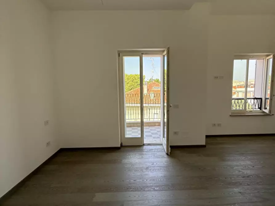 Immagine 24 di Attico in vendita  in Via Rodi a Senigallia