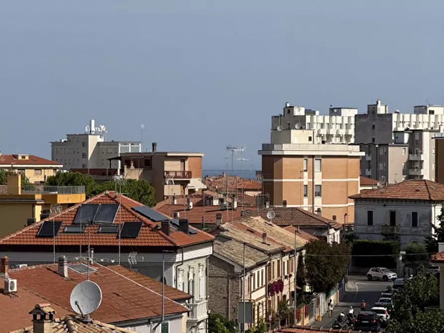Immagine 29 di Attico in vendita  in Via Rodi a Senigallia