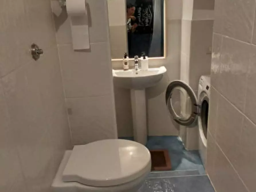 Immagine 2 di Appartamento in affitto  in Via Filippo Rega 1 a Napoli