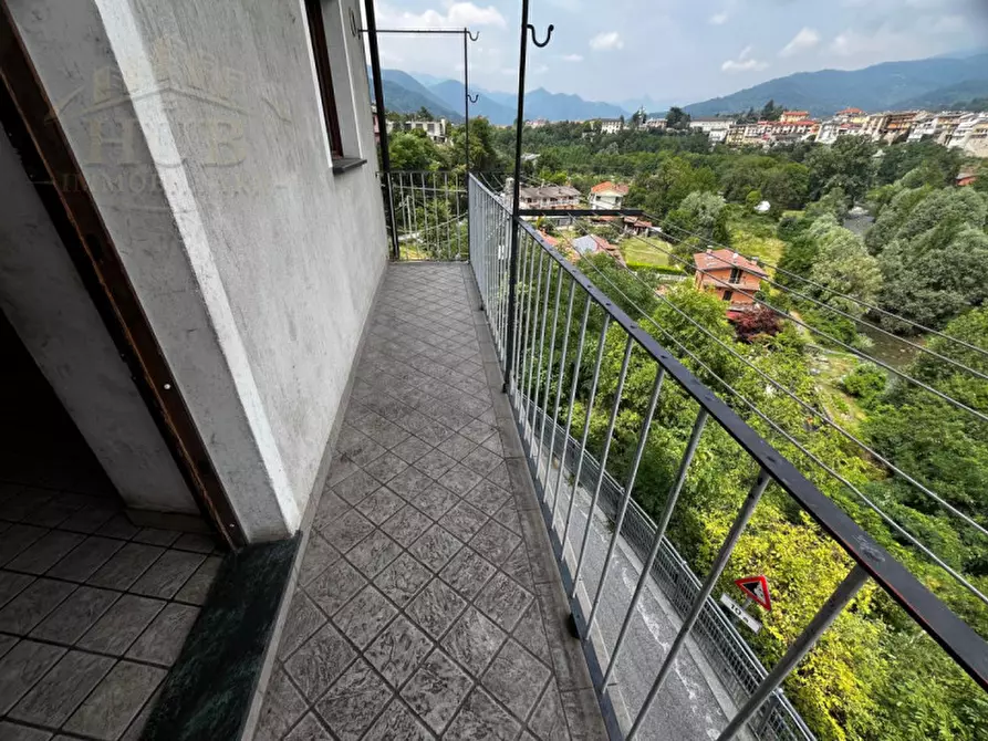 Immagine 32 di Appartamento in vendita  in Piazza Cariolo 2 a Dronero
