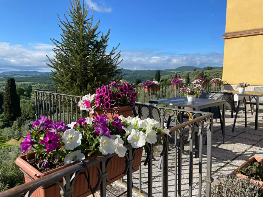 Immagine 6 di Villa in vendita  a Sinalunga