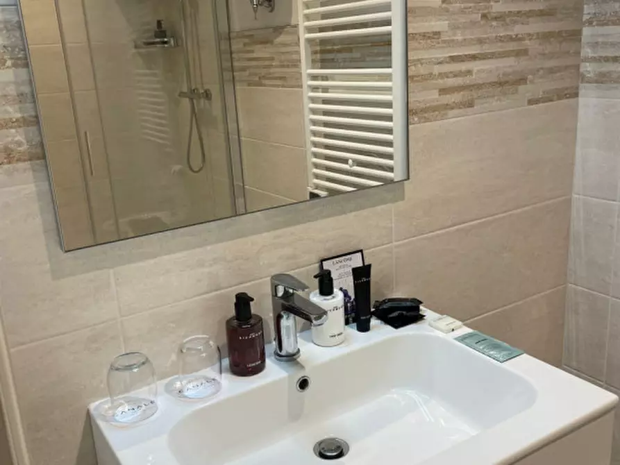 Immagine 8 di Villa in vendita  a Sinalunga