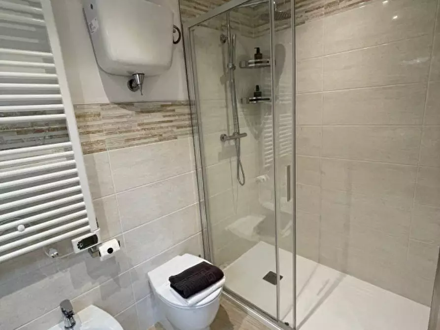 Immagine 15 di Villa in vendita  a Sinalunga