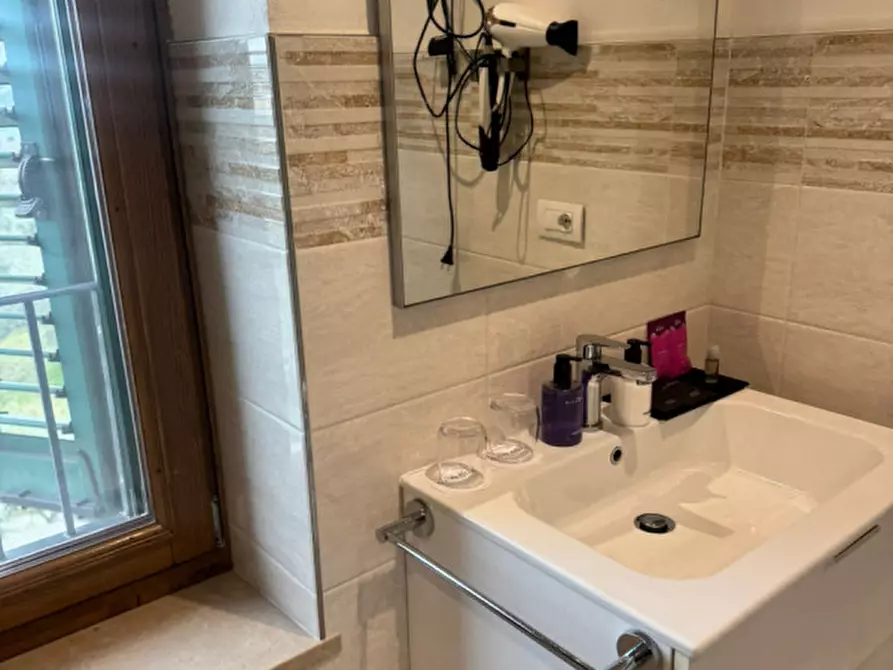 Immagine 21 di Villa in vendita  a Sinalunga