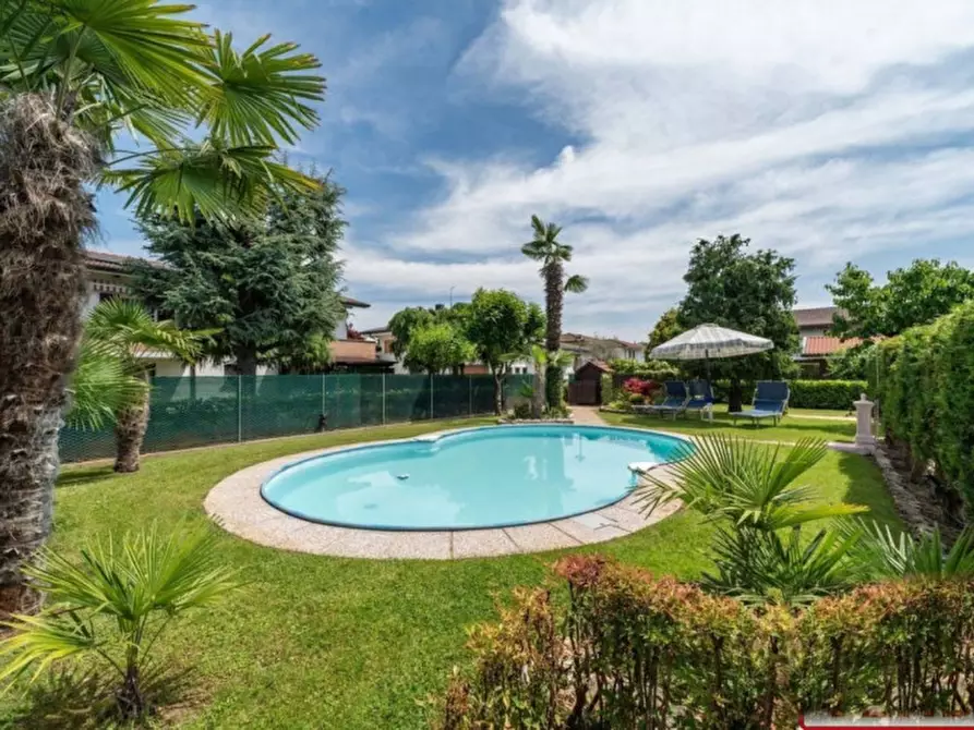 Immagine 5 di Villa in vendita  a Selvazzano Dentro