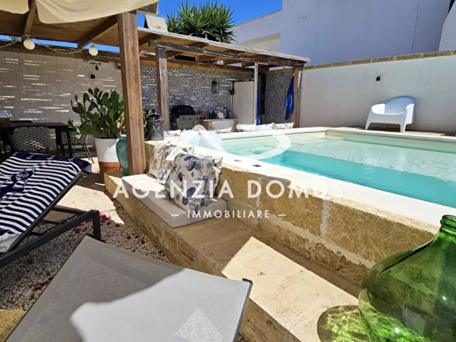 Immagine 55 di Villa in vendita  a Racale