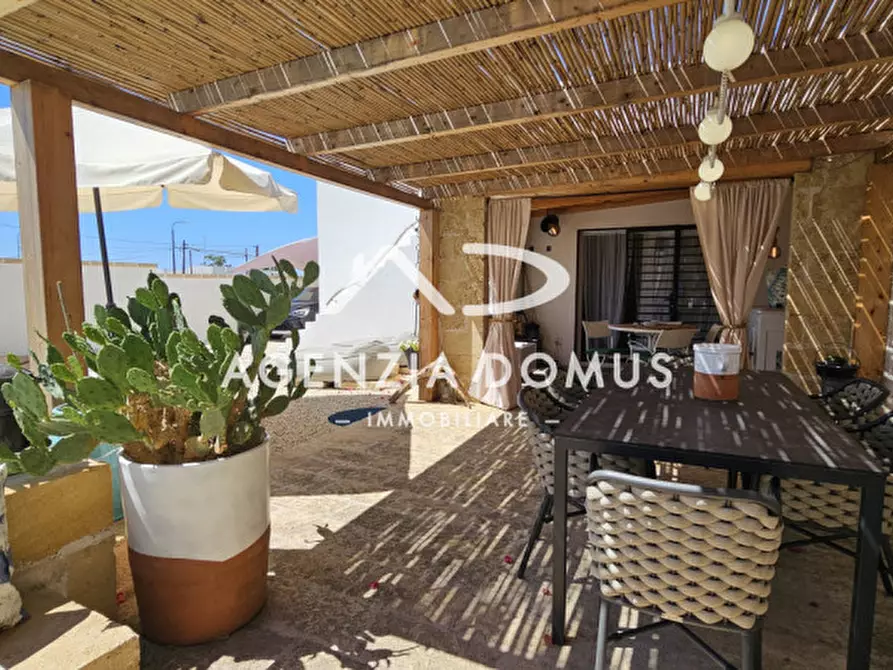 Immagine 60 di Villa in vendita  a Racale