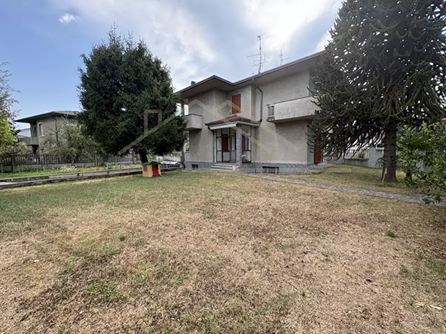 Immagine 1 di Casa bifamiliare in vendita  in Via Pordenone a Seveso