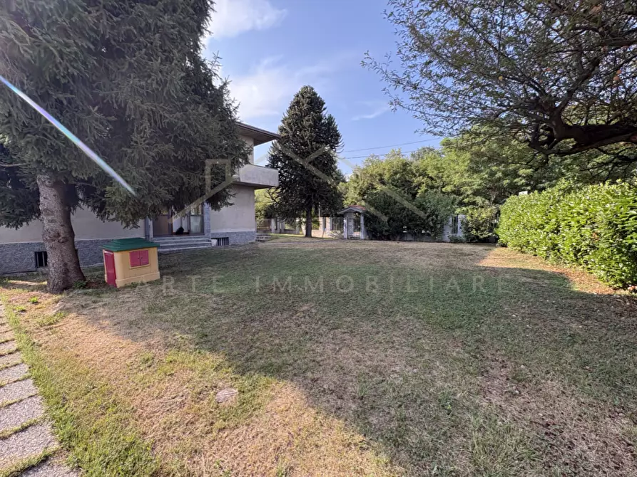 Immagine 3 di Casa bifamiliare in vendita  in Via Pordenone a Seveso