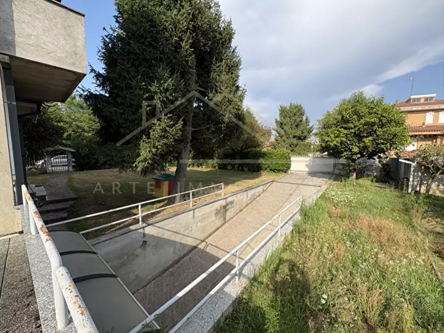 Immagine 36 di Casa bifamiliare in vendita  in Via Pordenone a Seveso